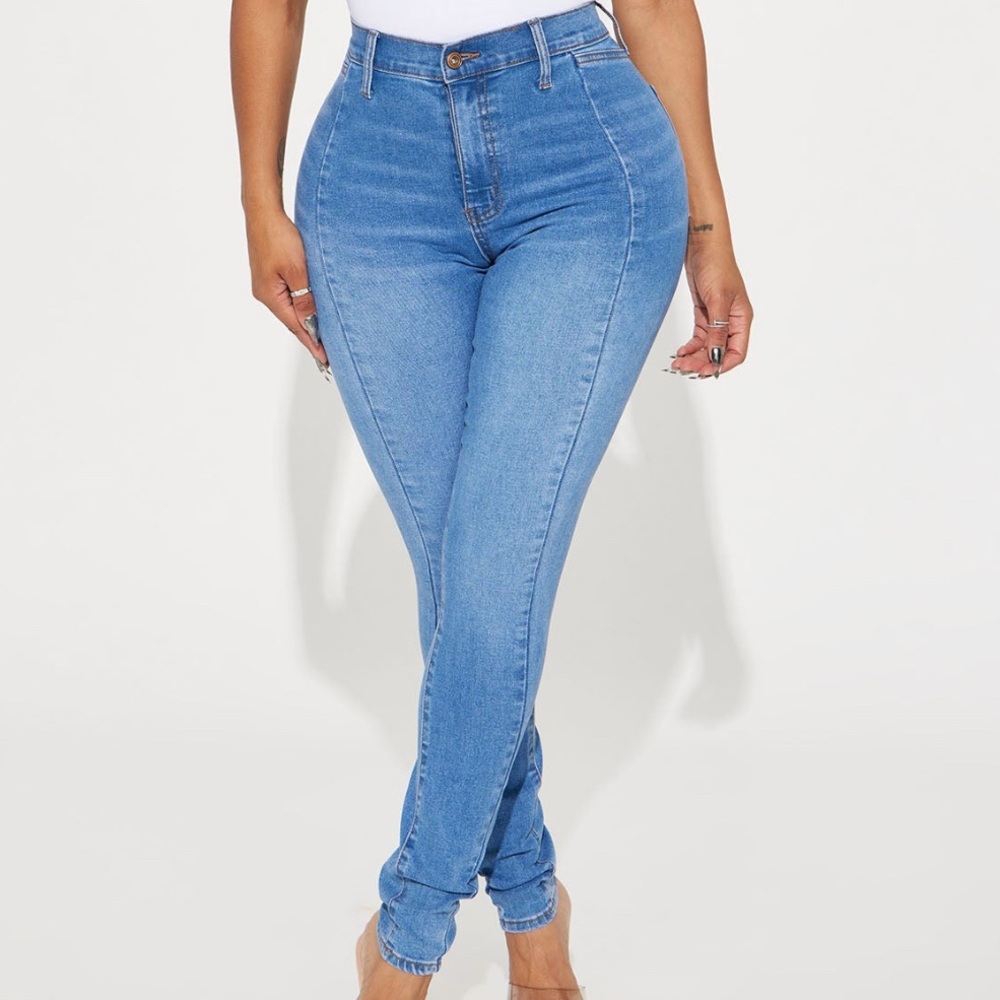 Women’s stretch skinny jeans